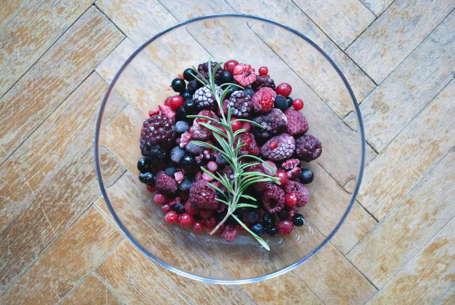 How to Freeze Berries the Right Way